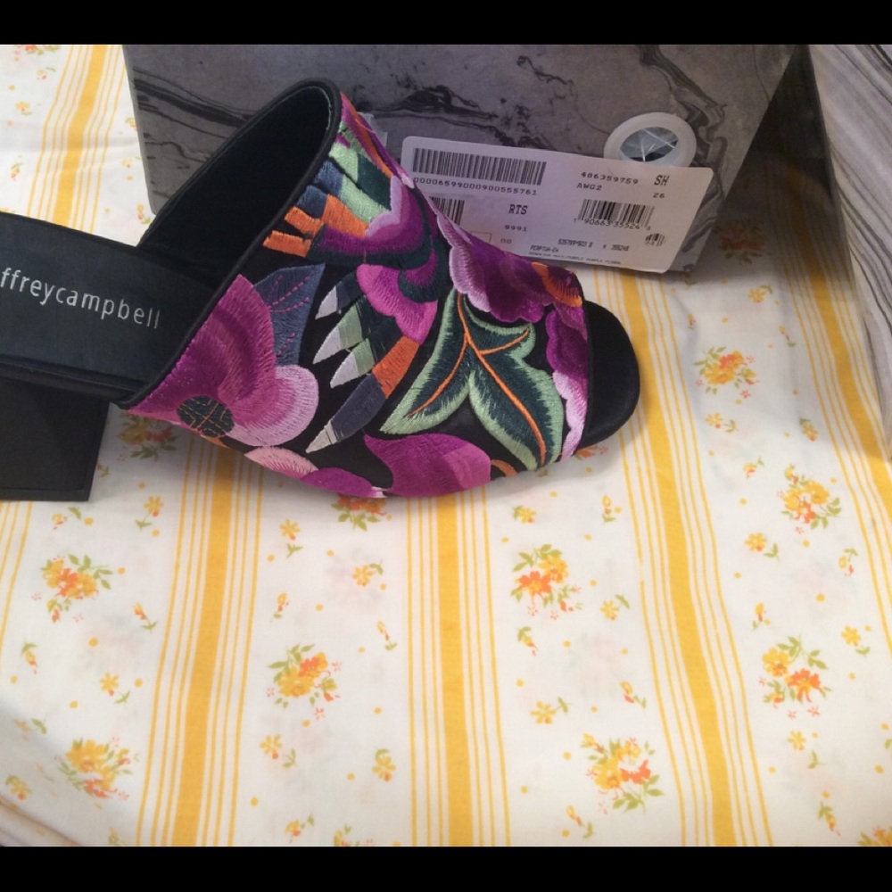 Free Shipping!!!Reduced Gorgeous Jeffery Campbell Embroidered